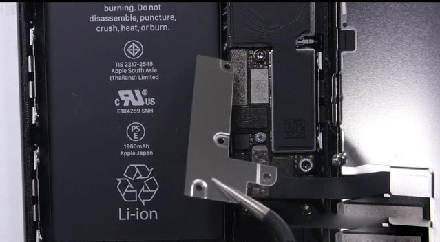 教你换苹果电池，妙手回春救iPhone 7教你换苹果电池，妙手回春救iPhone 7