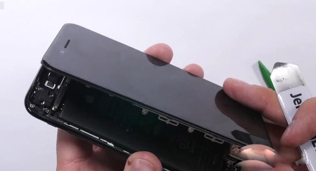 教你换苹果电池，妙手回春救iPhone 7教你换苹果电池，妙手回春救iPhone 7